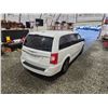Image 16 : PARKSVILLE - 2015 CHRYSLER TOWN AND COUNTRY, WHITE, 188541 KMS, FRONT WHEEL DRIVE. - D714640