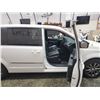 Image 36 : PARKSVILLE - 2015 CHRYSLER TOWN AND COUNTRY, WHITE, 188541 KMS, FRONT WHEEL DRIVE. - D714640