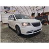 Image 8 : PARKSVILLE - 2015 CHRYSLER TOWN AND COUNTRY, WHITE, 188541 KMS, FRONT WHEEL DRIVE. - D714640