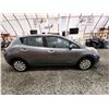 Image 11 : PARKSVILLE- 2016 NISSAN LEAF, GREY, 20724 MILES, "NO RESERVE". - D306575