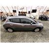 Image 12 : PARKSVILLE- 2016 NISSAN LEAF, GREY, 20724 MILES, "NO RESERVE". - D306575