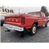Image 13 : PARKSVILLE - 1984 FORD F250 DIESEL, RED, 515858 KMS, REAR WHEEL DRIVE "NO RESERVE" - JA38165