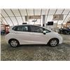 Image 11 : PARKSVILLE - 2019 HONDA FIT, WHITE, 81155 KMS, FRONT WHEEL DRIVE. NO RESERVE. - D101209