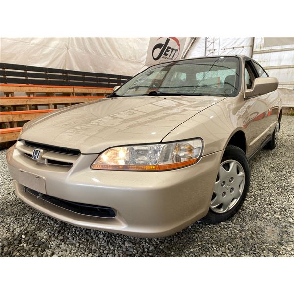 PARKSVILLE- 2000 HONDA ACCORD, GOLD, 50343 KMS, FRONT WHEEL DRIVE. - D818885