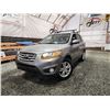 Image 1 : PARKSVILLE - 2011 HYUNDAI SANTA FE, GREY, 204491 KMS, FRONT WHEEL DRIVE. - D037929