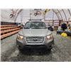 Image 6 : PARKSVILLE - 2011 HYUNDAI SANTA FE, GREY, 204491 KMS, FRONT WHEEL DRIVE. - D037929