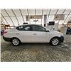 Image 11 : PARKSVILLE - 2013 NISSAN VERSA, WHITE, 216608 KMS, FRONT WHEEL DRIVE. - B837353
