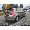 Image 9 : DUNCAN - 2013 HYUNDAI ACCENT, BROWN, 101786 KMS, FRONT WHEEL DRIVE. - D095047