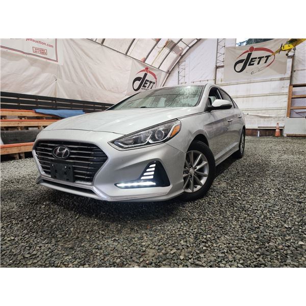 PARKSVILLE - 2018 HYUNDAI SONATA SE, SILVER, 148732 KMS, FRONT WHEEL DRIVE. - P625664