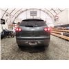 Image 17 : PARKSVILLE - 2011 CHEVY TRAVERSE, GREY, 165796 KMS, ALL WHEEL DRIVE. - D163633