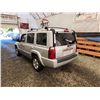 Image 21 : PARKSVILLE - 2006 JEEP COMMANDER, SILVER, 172467 MILES, FOUR WHEEL DRIVE. - B166905