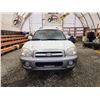 Image 6 : PARKSVILLE - 2005 HYUNDAI SANTA FE, WHITE, 193197 KMS, ALL WHEEL DRIVE. - D977927