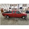 Image 12 : PARKSVILLE - 2001 FORD F150, RED, TMU KMS, REAR WHEEL DRIVE. NO RESERVE. - BA26348