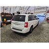 Image 15 : PARKSVILLE - 2015 CHRYSLER TOWN AND COUNTRY, WHITE, 188541 KMS, FRONT WHEEL DRIVE. - D714640