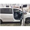 Image 36 : PARKSVILLE - 2015 CHRYSLER TOWN AND COUNTRY, WHITE, 188541 KMS, FRONT WHEEL DRIVE. - D714640