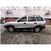 Image 23 : PARKSVILLE - 2002 HYUNDAI SANTA FE, SILVER, 251745 KMS, FRONT WHEEL DRIVE. - D332333