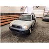 Image 3 : PARKSVILLE - 2002 HYUNDAI SANTA FE, SILVER, 251745 KMS, FRONT WHEEL DRIVE. - D332333