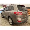 Image 20 : PARKSVILLE - 2011 HYUNDAI SANTE FE, GREY, 137772 KMS, FOUR WHEEL DRIVE. - D038101