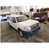 Image 10 : PARKSVILLE - 2010 TOYOTA TACOMA, NO RESERVE ,  WHITE, 273009 KMS- D722350