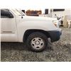 Image 25 : PARKSVILLE - 2010 TOYOTA TACOMA, NO RESERVE ,  WHITE, 273009 KMS- D722350