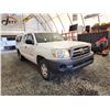 Image 8 : PARKSVILLE - 2010 TOYOTA TACOMA, NO RESERVE ,  WHITE, 273009 KMS- D722350