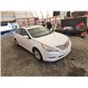 Image 10 : PARKSVILLE - 2012 HYUNDAI SONATA, WHITE, 134490 KMS, FRONT WHEEL DRIVE "NO RESERVE" - D492418
