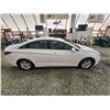 Image 12 : PARKSVILLE - 2012 HYUNDAI SONATA, WHITE, 134490 KMS, FRONT WHEEL DRIVE "NO RESERVE" - D492418