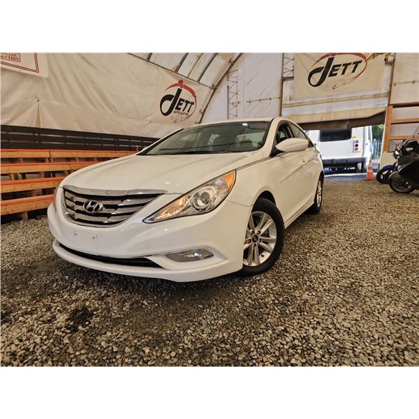 PARKSVILLE - 2012 HYUNDAI SONATA, WHITE, 134490 KMS, FRONT WHEEL DRIVE "NO RESERVE" - D492418
