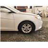 Image 25 : PARKSVILLE - 2012 HYUNDAI SONATA, WHITE, 134490 KMS, FRONT WHEEL DRIVE "NO RESERVE" - D492418