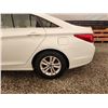 Image 29 : PARKSVILLE - 2012 HYUNDAI SONATA, WHITE, 134490 KMS, FRONT WHEEL DRIVE "NO RESERVE" - D492418