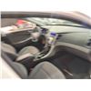 Image 38 : PARKSVILLE - 2012 HYUNDAI SONATA, WHITE, 134490 KMS, FRONT WHEEL DRIVE "NO RESERVE" - D492418