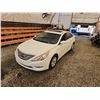 Image 4 : PARKSVILLE - 2012 HYUNDAI SONATA, WHITE, 134490 KMS, FRONT WHEEL DRIVE "NO RESERVE" - D492418
