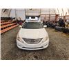 Image 6 : PARKSVILLE - 2012 HYUNDAI SONATA, WHITE, 134490 KMS, FRONT WHEEL DRIVE "NO RESERVE" - D492418