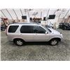 Image 12 : PARKSVILLE - 2002 HONDA CRV, SILVER, 310653 KMS, FOUR WHEEL DRIVE. - B807145