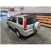 Image 21 : PARKSVILLE - 2002 HONDA CRV, SILVER, 310653 KMS, FOUR WHEEL DRIVE. - B807145