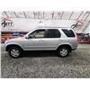 Image 22 : PARKSVILLE - 2002 HONDA CRV, SILVER, 310653 KMS, FOUR WHEEL DRIVE. - B807145