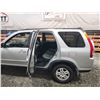 Image 44 : PARKSVILLE - 2002 HONDA CRV, SILVER, 310653 KMS, FOUR WHEEL DRIVE. - B807145