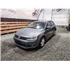 Image 3 : PARKSVILLE - 2011 VW JETTA, GREY, 283355 KMS, FRONT WHEEL DRIVE. - B006808