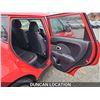 Image 27 : DUNCAN - 2018 KIA SOUL, RED, 167762 KMS, FRONT WHEEL DRIVE. - D155517