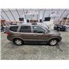 Image 12 : PARKSVILLE - 2010 KIA BORREGO, BROWN, 189020 KMS, FOUR WHEEL DRIVE. - B0Y9120