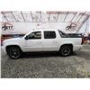 Image 23 : PARKSVILLE - 2009 CHEVROLET AVALANCHE, WHITE, 342072 KMS, 4X4 "NO RESERVE" - P209525