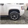 Image 25 : PARKSVILLE - 2009 CHEVROLET AVALANCHE, WHITE, 342072 KMS, 4X4 "NO RESERVE" - P209525