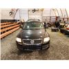 Image 6 : PARKSVILLE - 2004 VW TOUAREG, BLACK, 152592 MILES KMS, ALL WHEEL DRIVE. - D033743