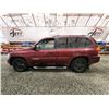 Image 23 : PARKSVILLE - 2002 GMC ENVOY, RED, 261712 KMS, 4X4. - D440784