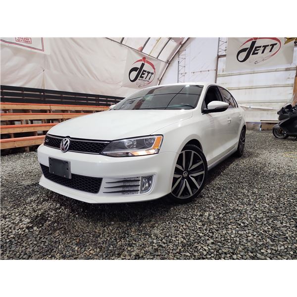 PARKSVILLE - 2014 VOLKSWAGEN JETTA, WHITE, 145783 KMS, FRONT WHEEL DRIVE. - D359664