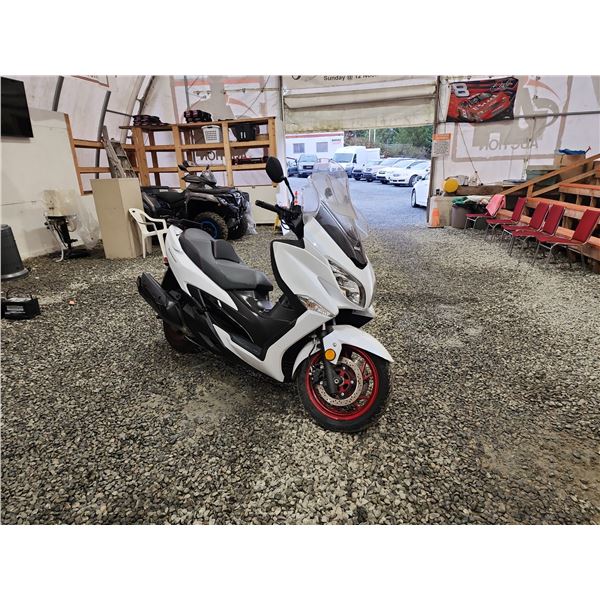PARKSVILLE - 2019 BURGMAN 400 400 WHITE. NO RESERVE. - D100017