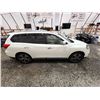 Image 12 : PARKSVILLE - 2017 NISSAN PATHFINDER, WHITE, 145562 KMS, 4X4. NO RESERVE. - D623883