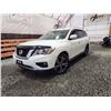 Image 1 : PARKSVILLE - 2017 NISSAN PATHFINDER, WHITE, 145562 KMS, 4X4. NO RESERVE. - D623883