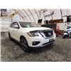 Image 8 : PARKSVILLE - 2017 NISSAN PATHFINDER, WHITE, 145562 KMS, 4X4. NO RESERVE. - D623883