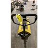 Image 2 : YELLOW 5500LB CAPACITY INDUSTRIAL PALLET JACK